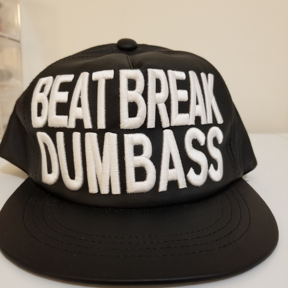 Snapback - Picture 4 of 5